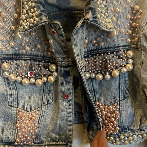 Vintage Embellished Denim Jacket with Pearl Accents - Picture 7 of 15
